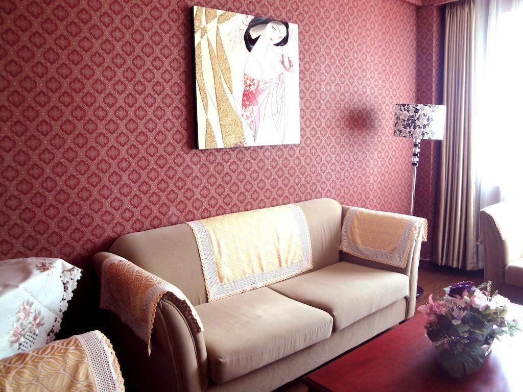 Overseas Chinese International Hotel Qingdao Exterior foto