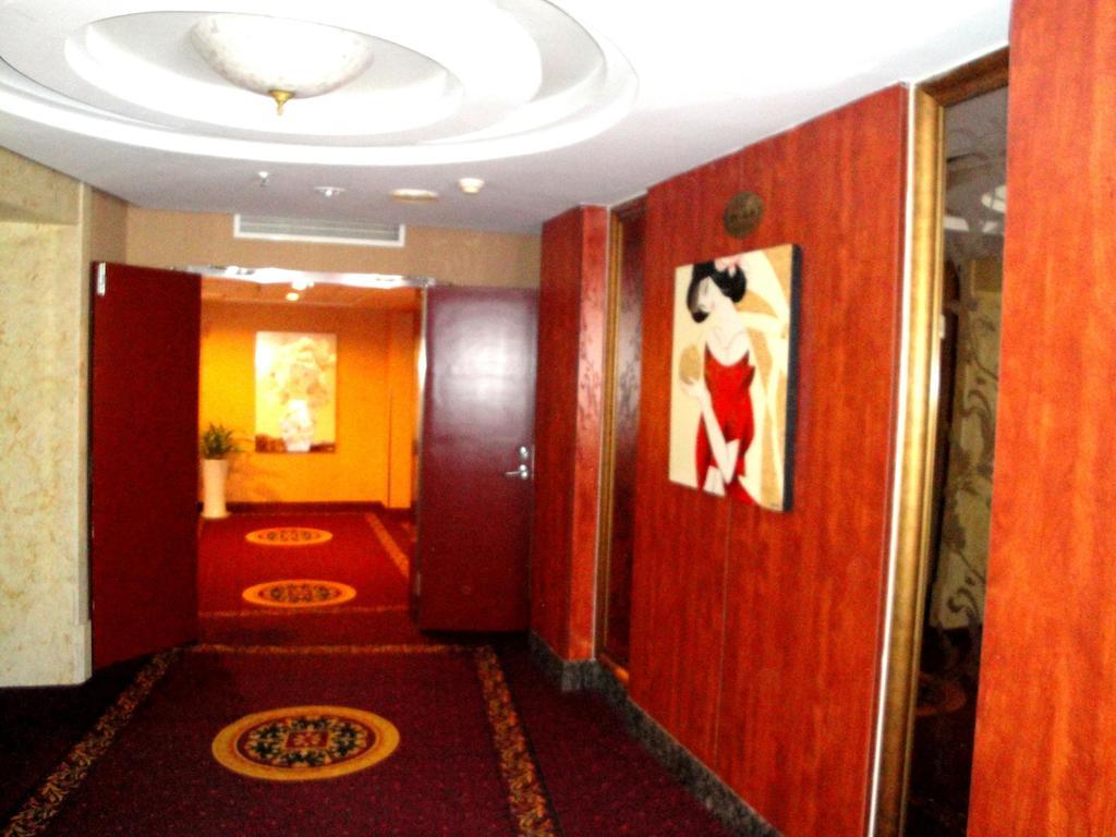 Overseas Chinese International Hotel Qingdao Exterior foto