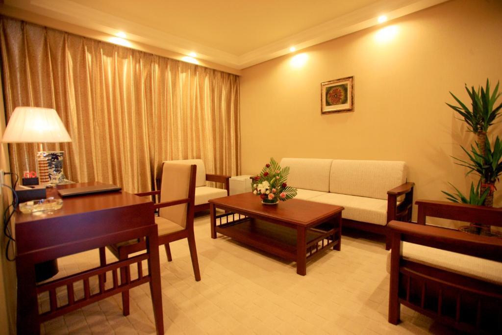 Overseas Chinese International Hotel Qingdao Exterior foto