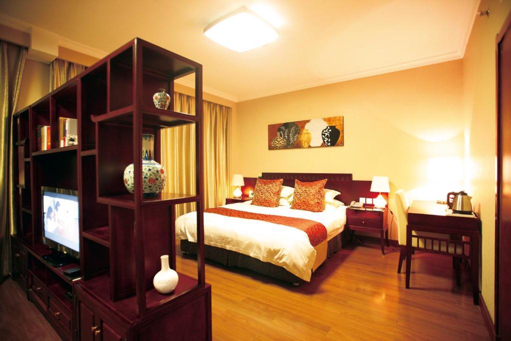 Overseas Chinese International Hotel Qingdao Exterior foto